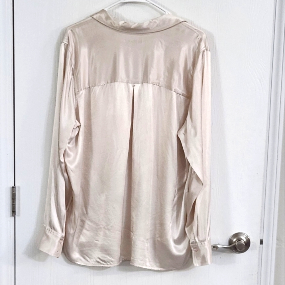 Rails Nisa‎ Satin Button-up Blouse - Picture 7 of 13